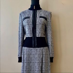 ST JOHN black and white set